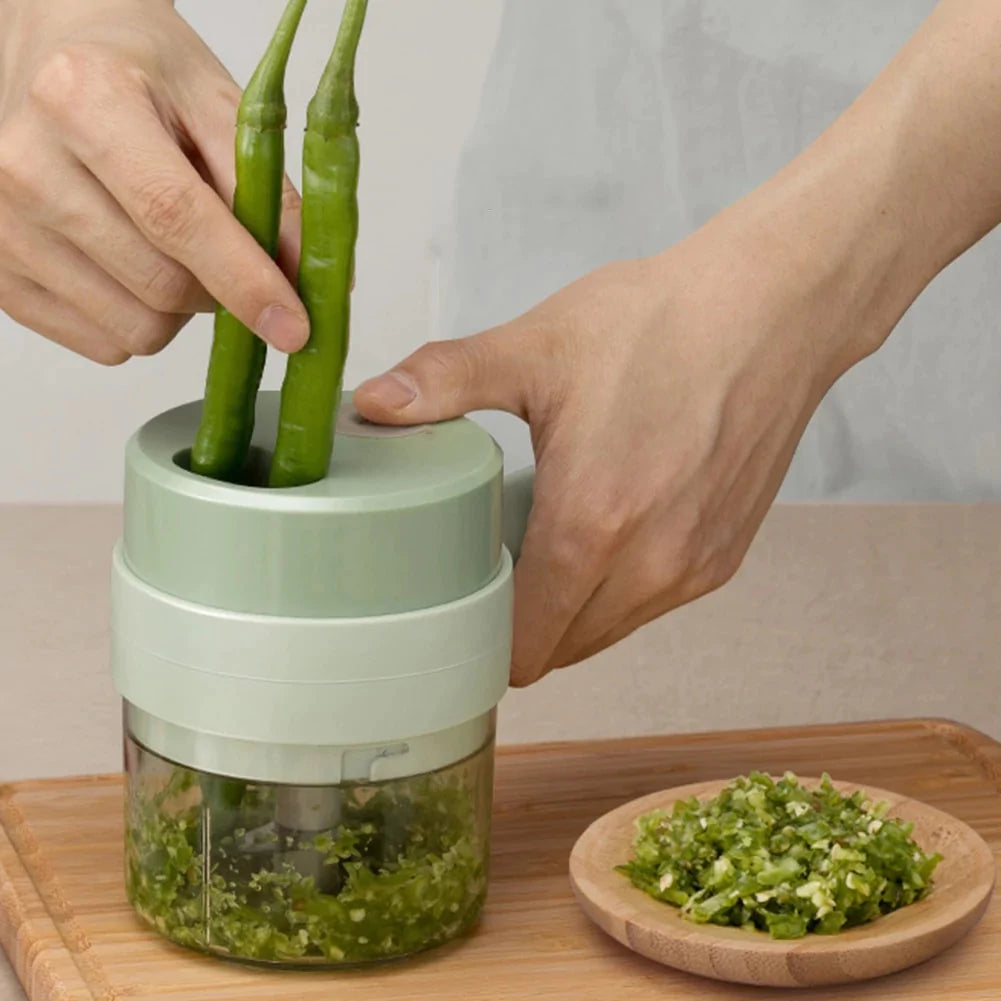 Chopper Tagliaverdure elettrico senza fili – 4 in 1